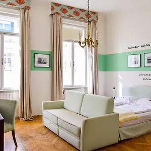 Otel Riedl, Viyana